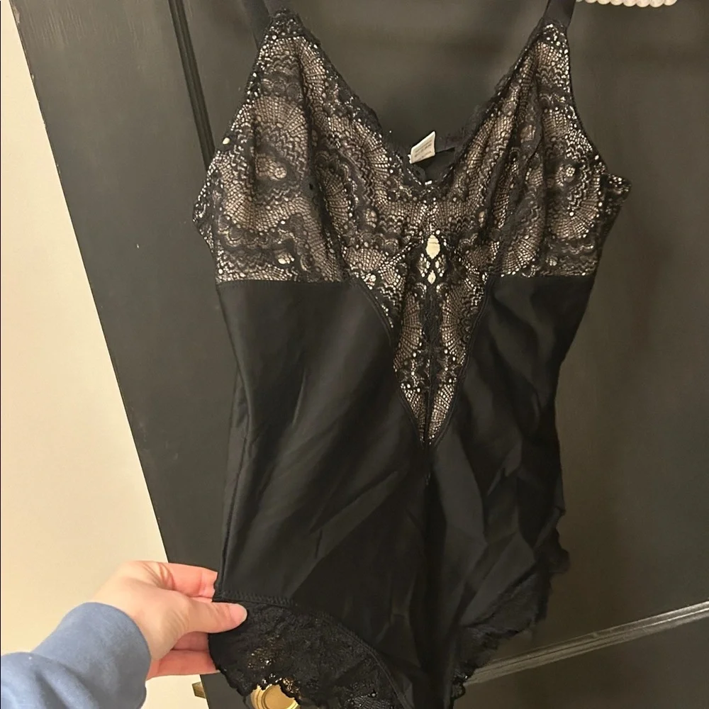 Black Lace Shapewear Bodysuit - Picture 3 of 3